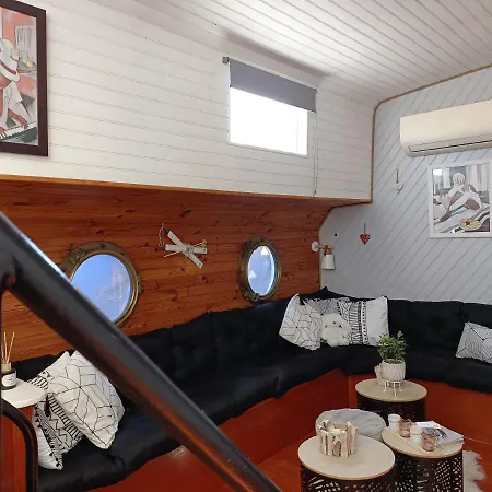 Peniche Farniente Climatisee Region Touristique Aux Portes De La Camargue Homestay