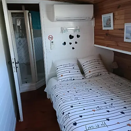 Homestay Peniche Farniente Climatisee Region Touristique Aux Portes De La Camargue *