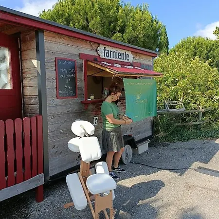 Peniche Farniente Climatisee Region Touristique Aux Portes De La Camargue Homestay *