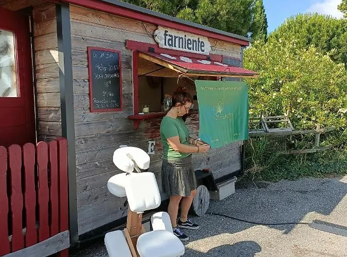 Peniche Farniente Climatisee - Aux Portes De La Camargue Homestay *
